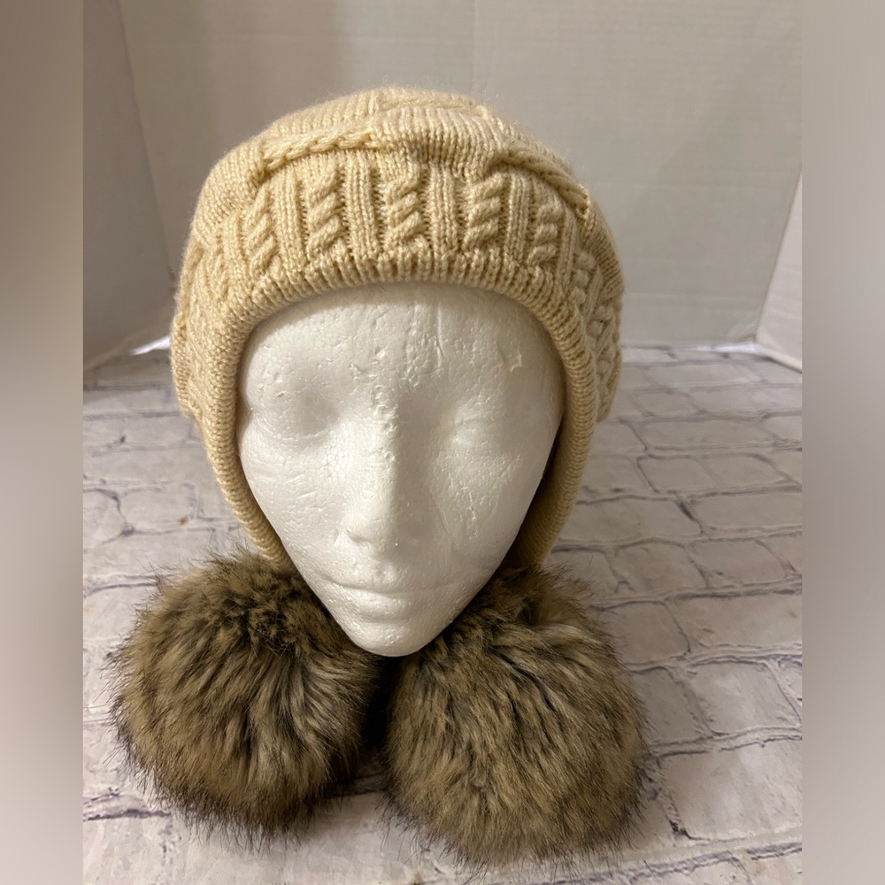 CHUNKY KNIT PATTERN CREAM WITH FAUX FUR POMS WOMEN’S WINTER HAT O/S